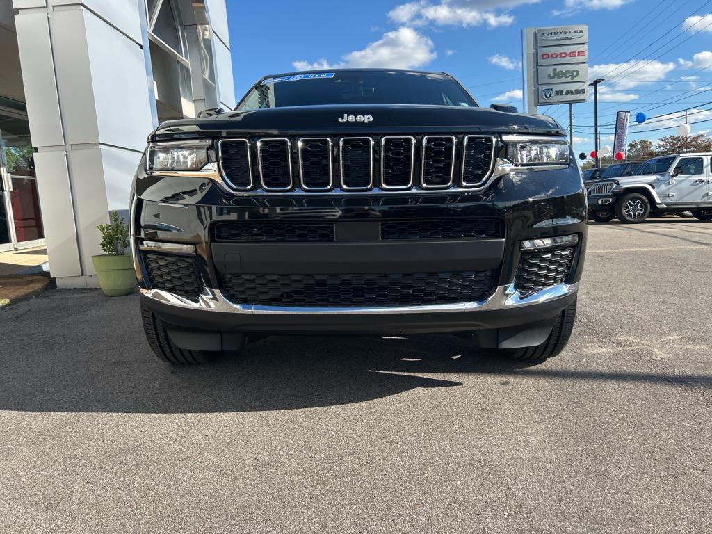 2025 Jeep Grand Cherokee Limited photo 2