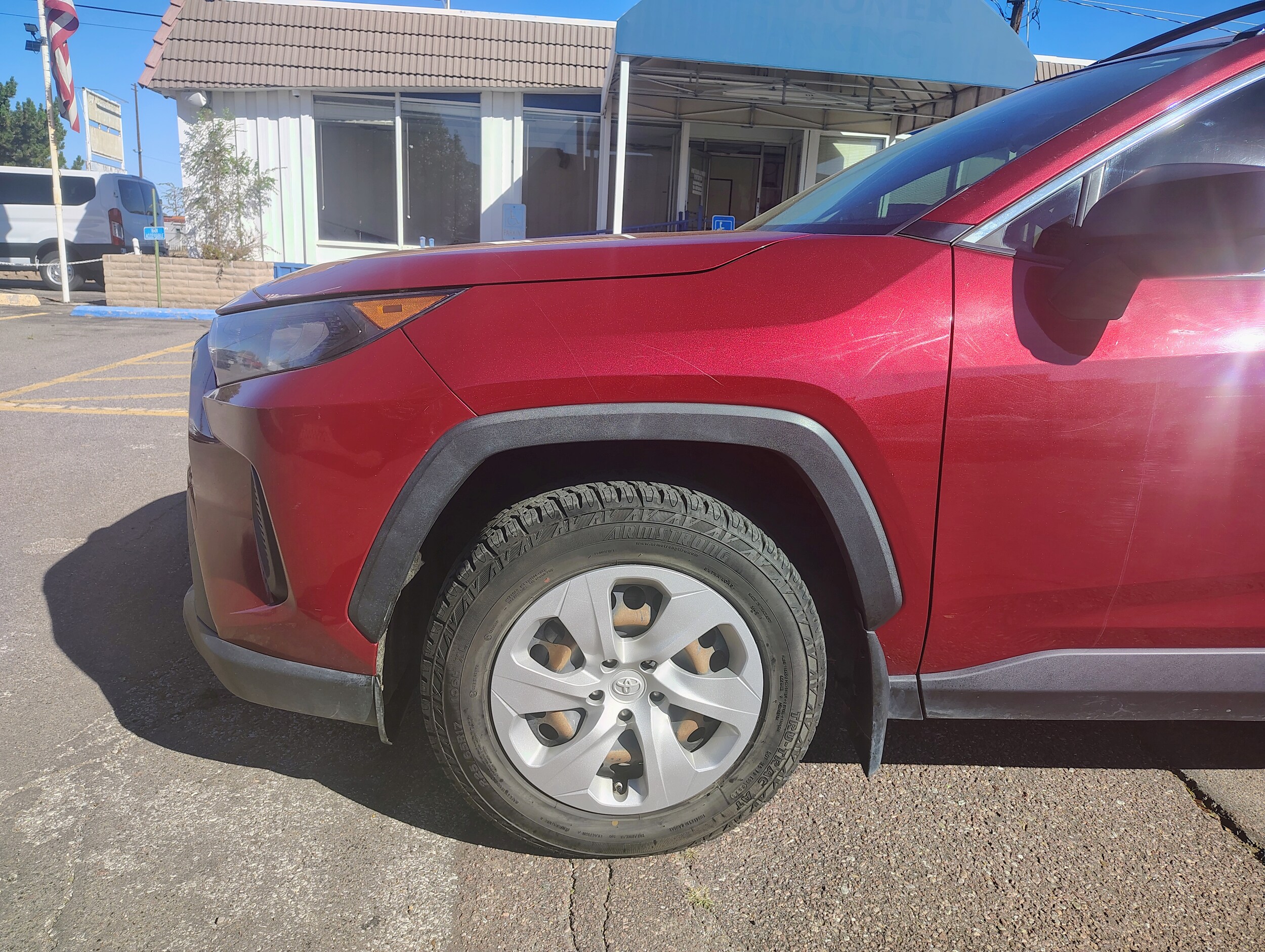 2020 Toyota RAV4 LE photo 2