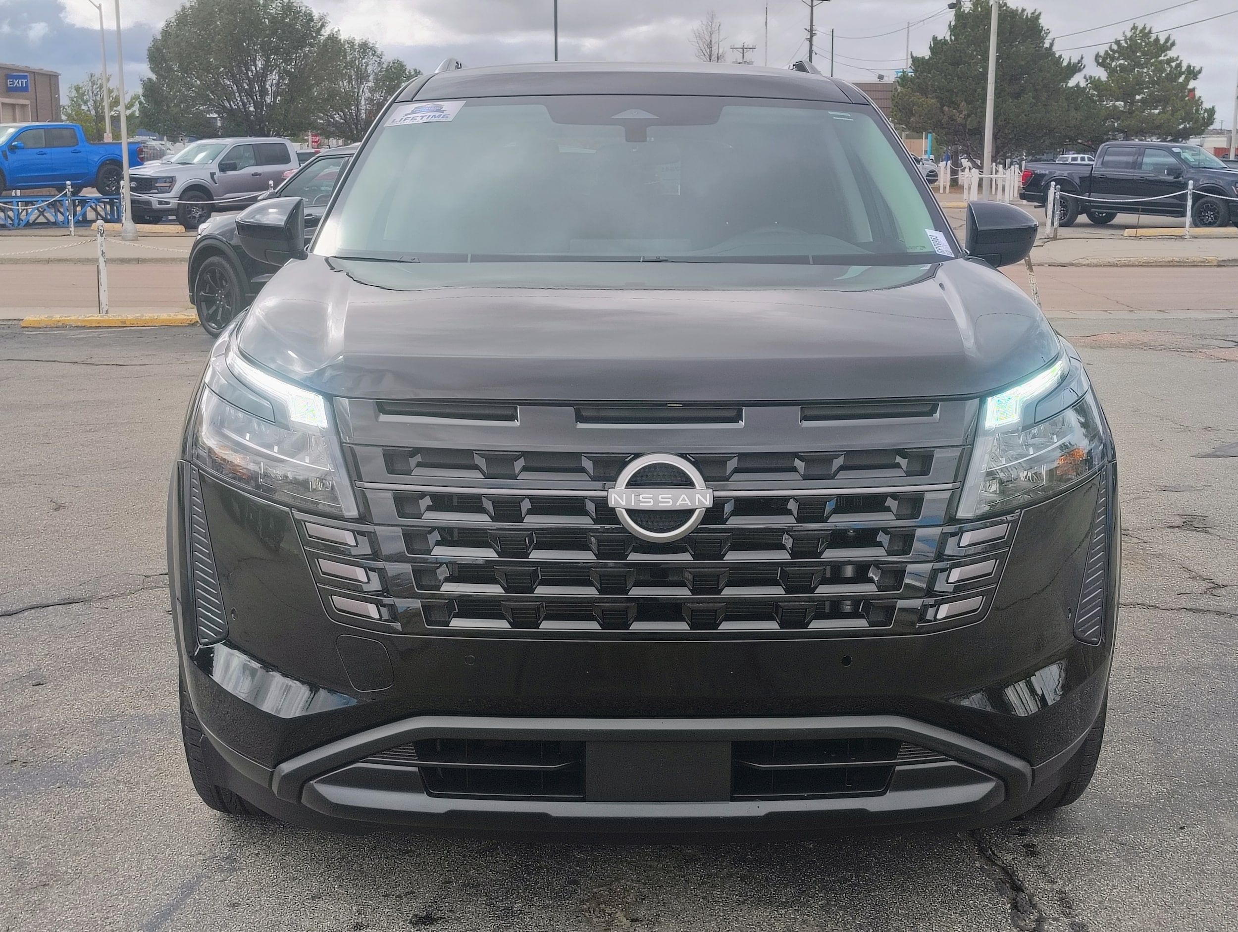 2026 Nissan Pathfinder SV