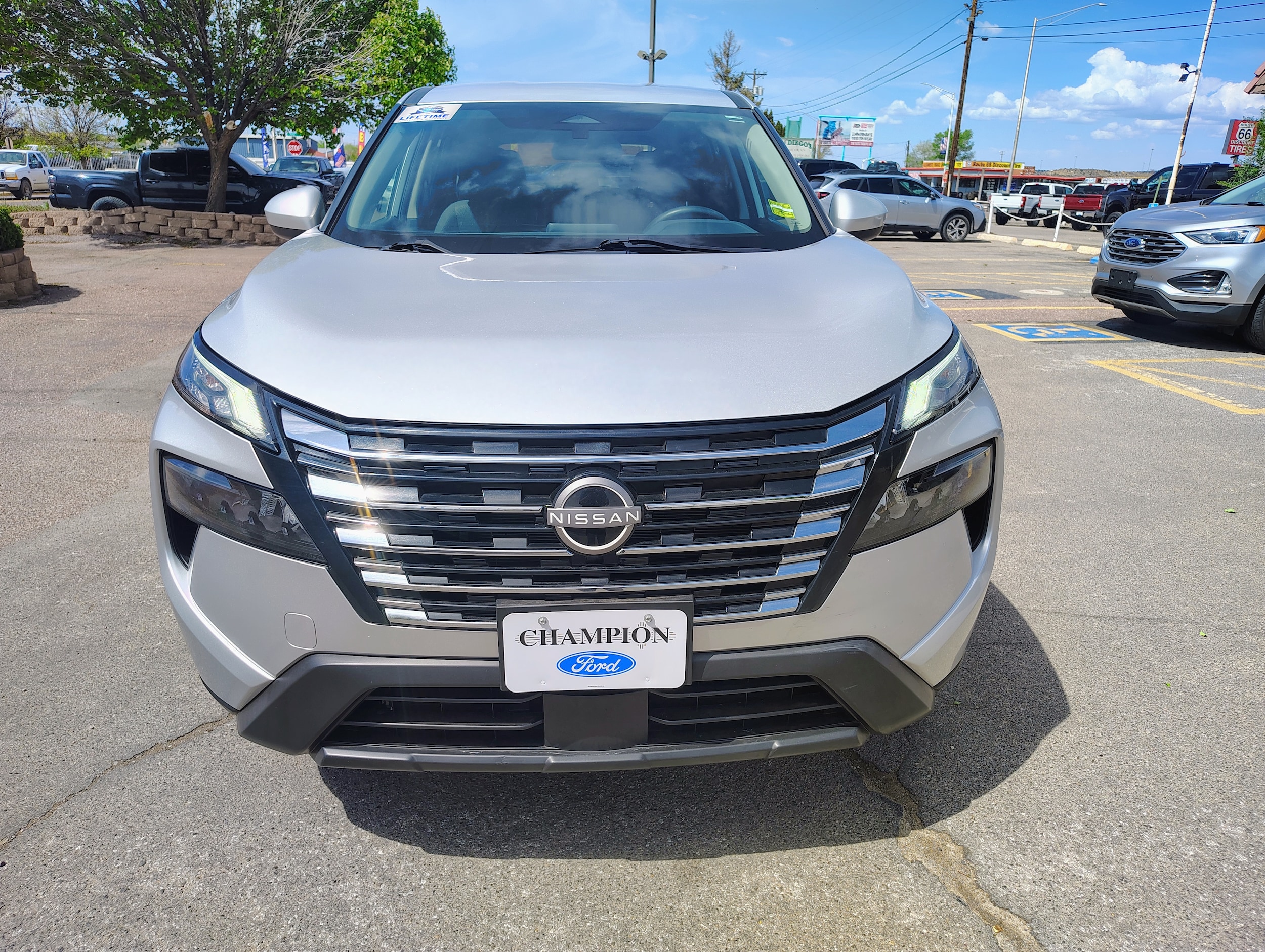 2024 Nissan Rogue SV