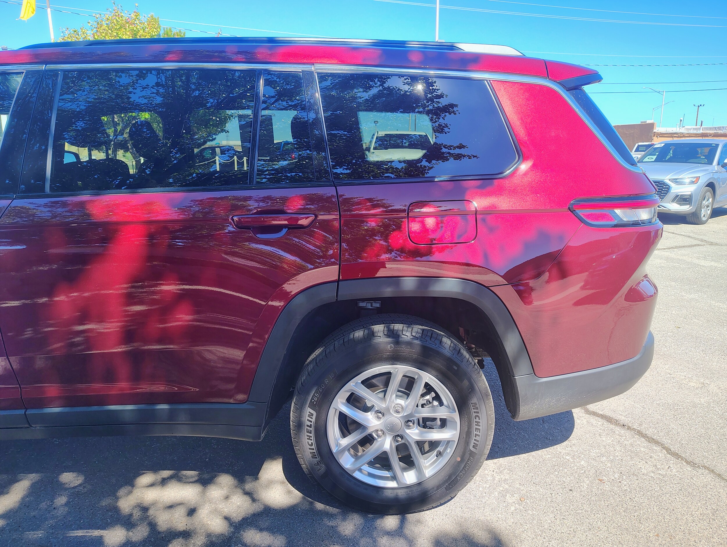 2024 Jeep Grand Cherokee Laredo photo 4