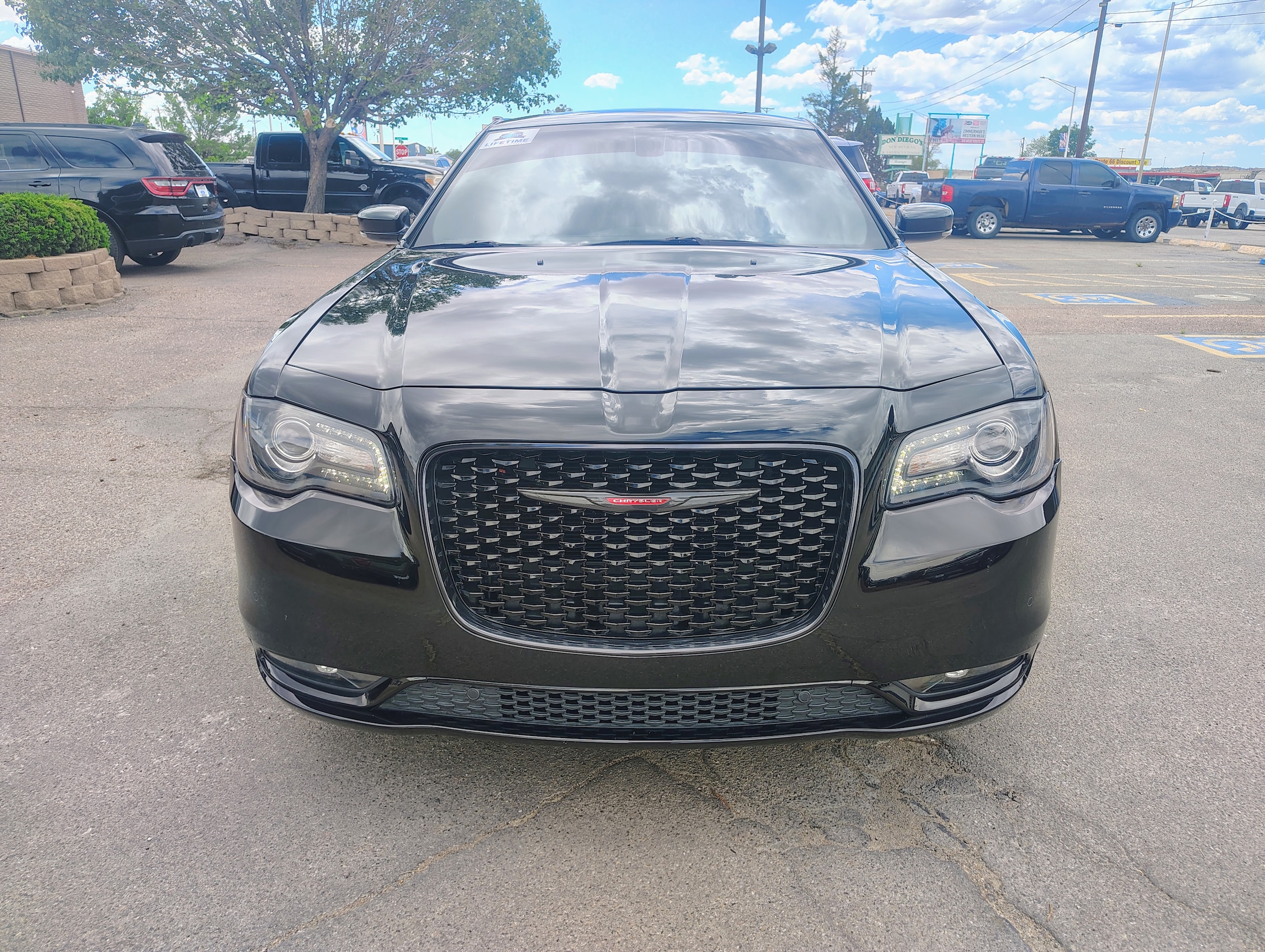 2023 Chrysler 300 S's photo