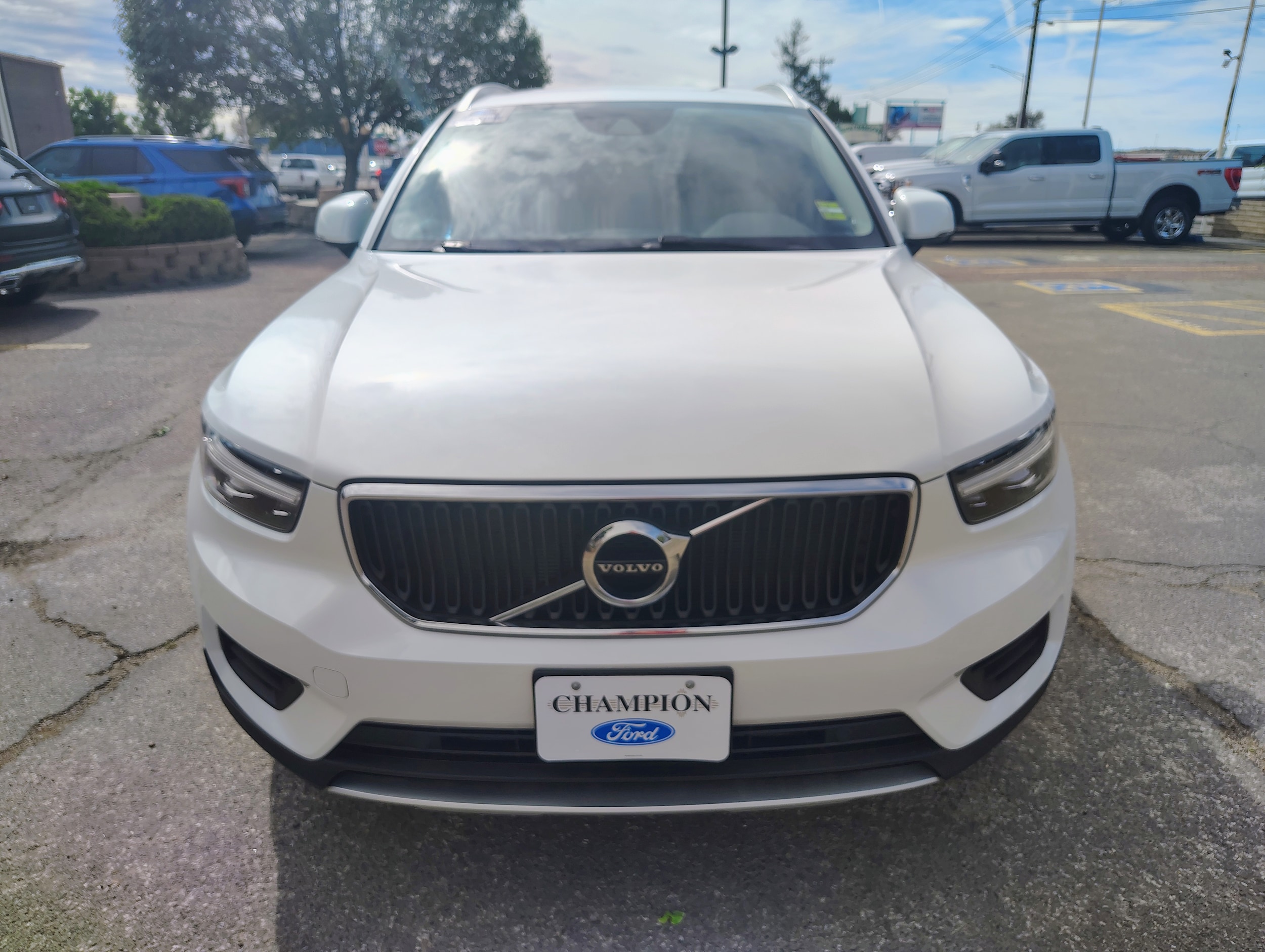 2022 Volvo XC40