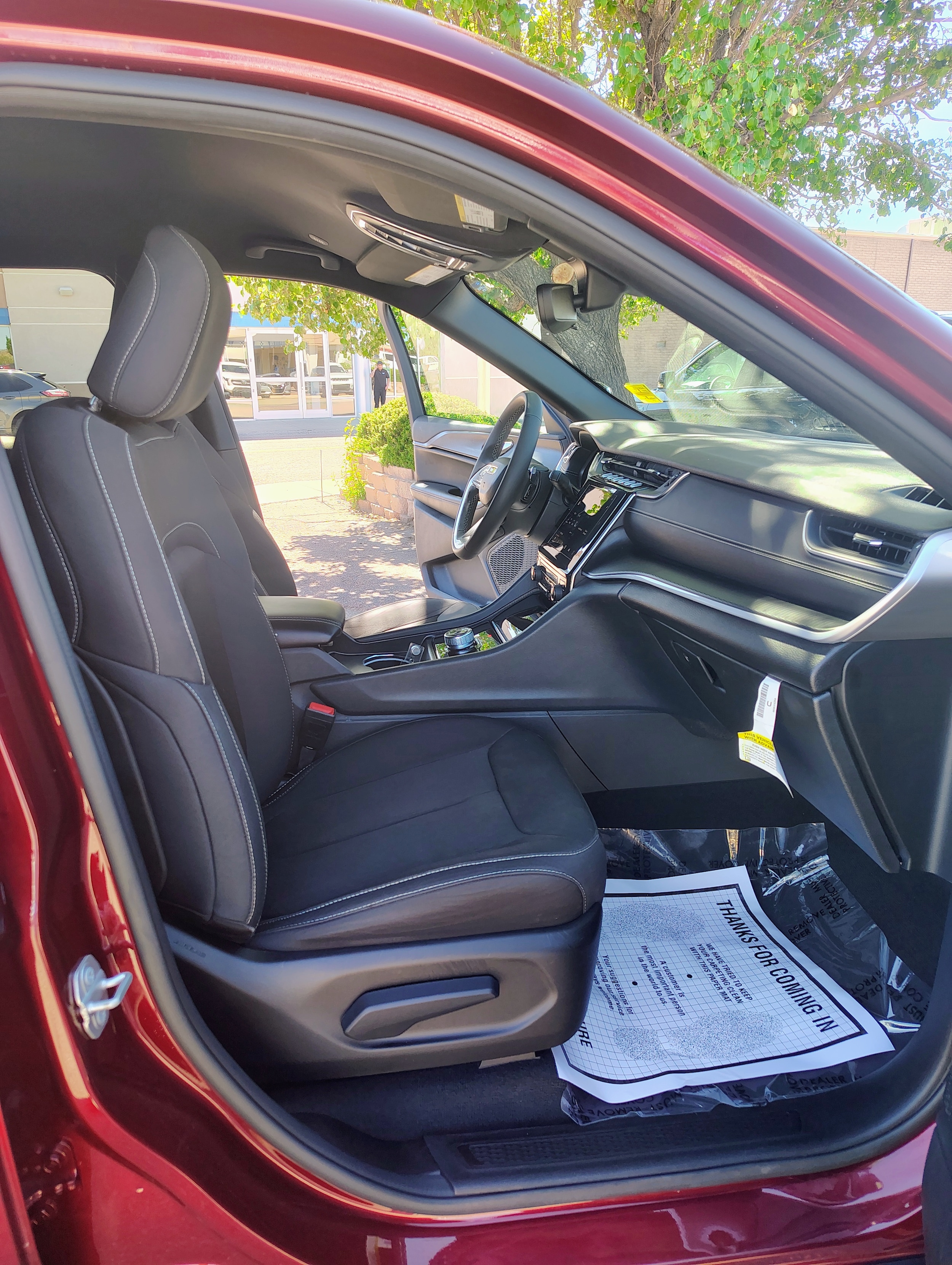 2024 Jeep Grand Cherokee L Laredo - Photo 17