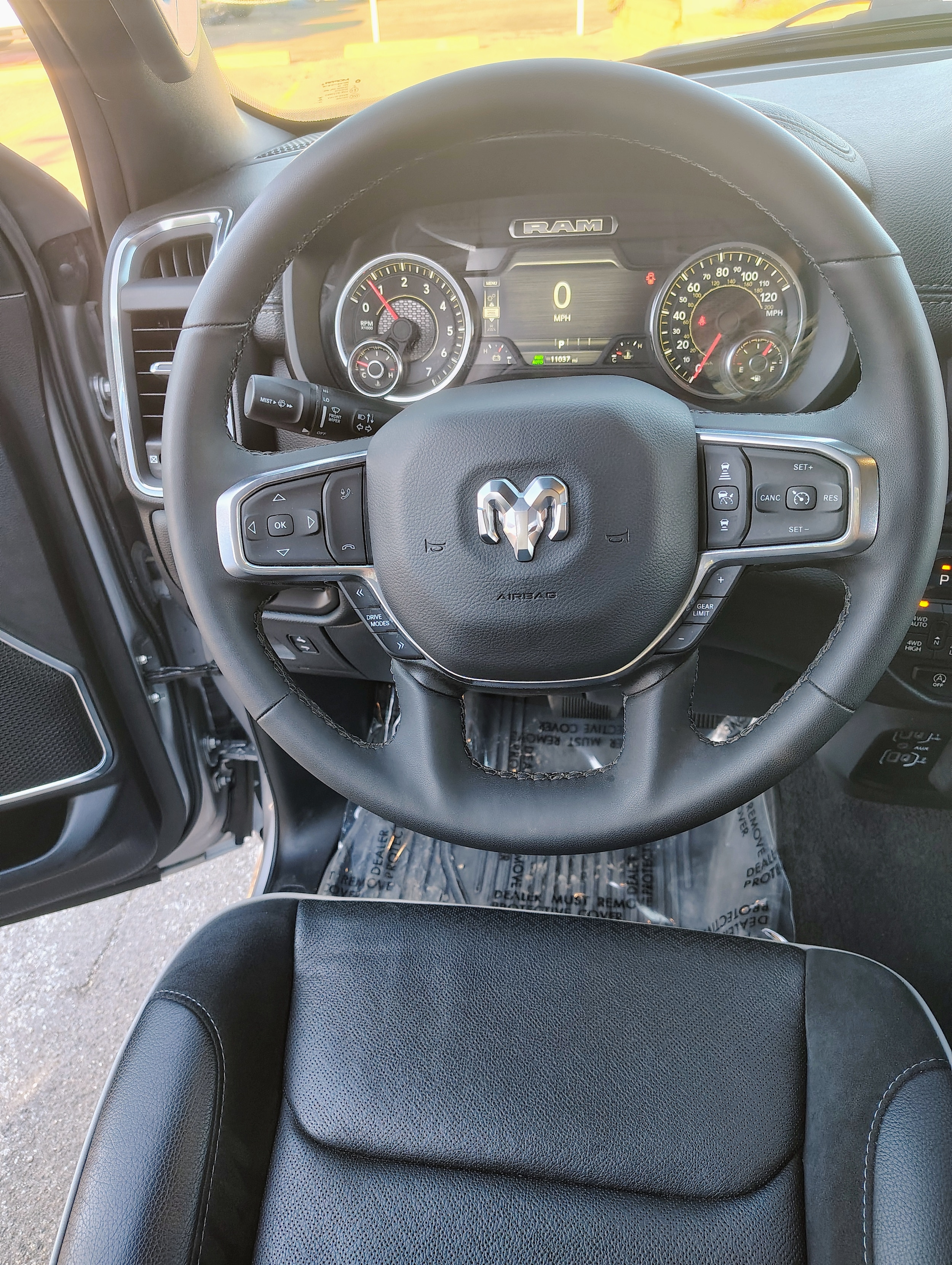 2025 RAM Ram 1500 Pickup Laramie - Photo 15