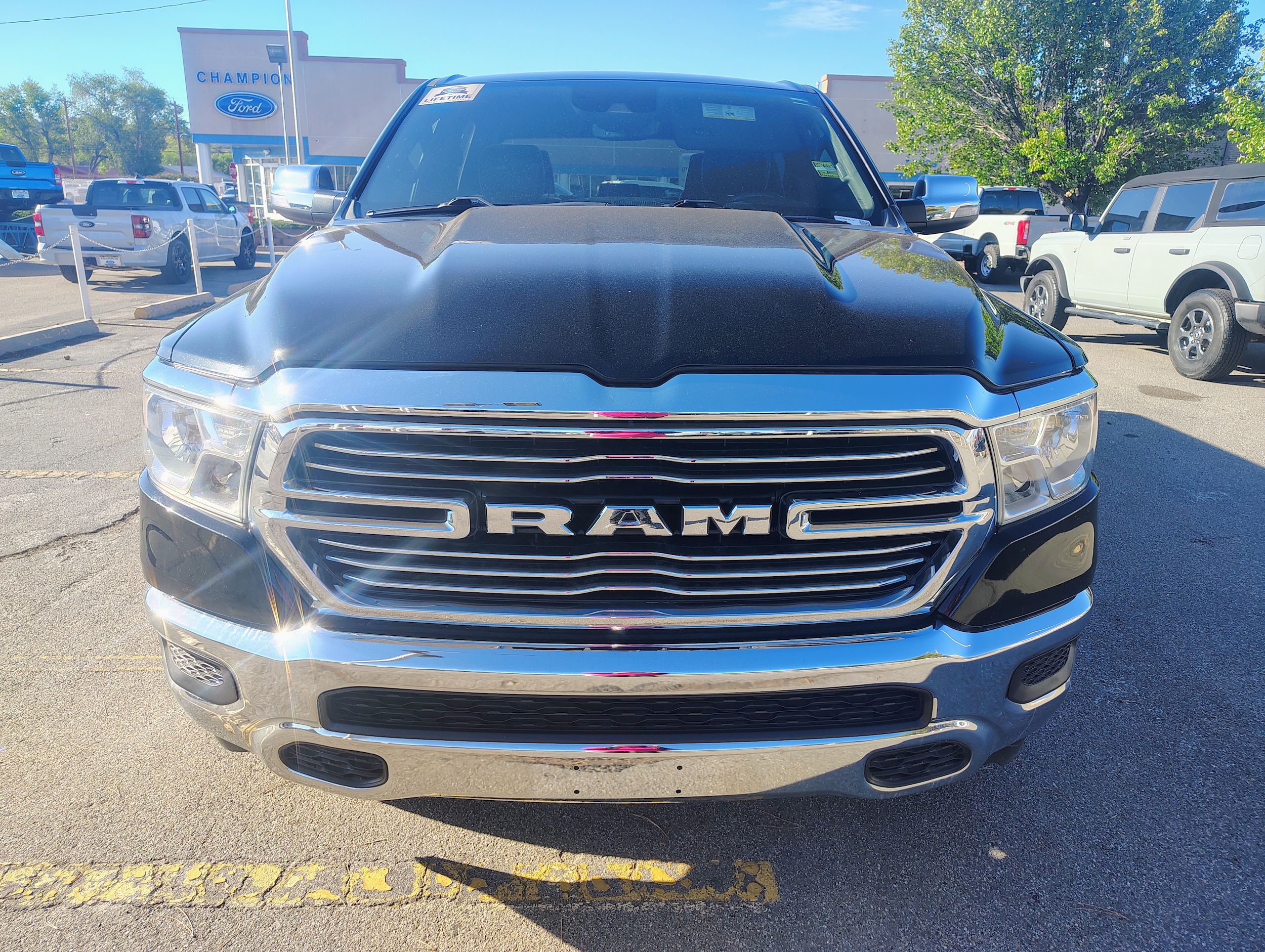 2024 RAM 1500 Laramie 4x4 Crew Cab 5'7's photo