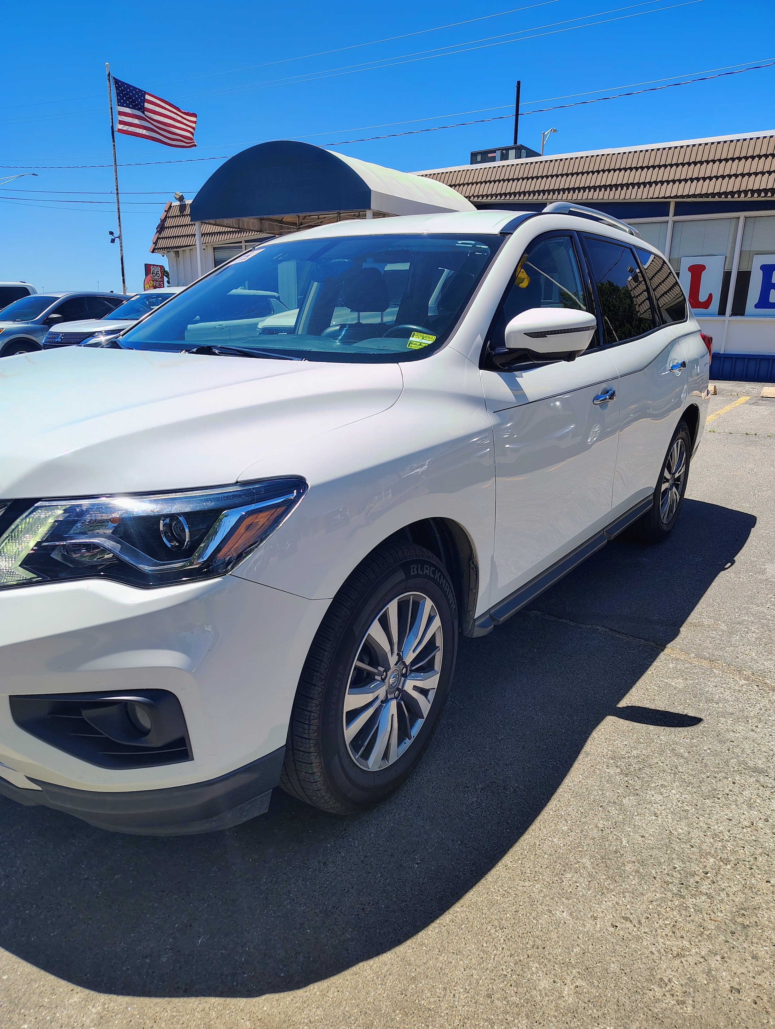 Used 2019 Nissan Pathfinder SL with VIN 5N1DR2MN4KC617939 for sale in Gallup, NM