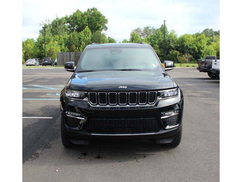2025 Jeep Grand Cherokee Limited photo 2