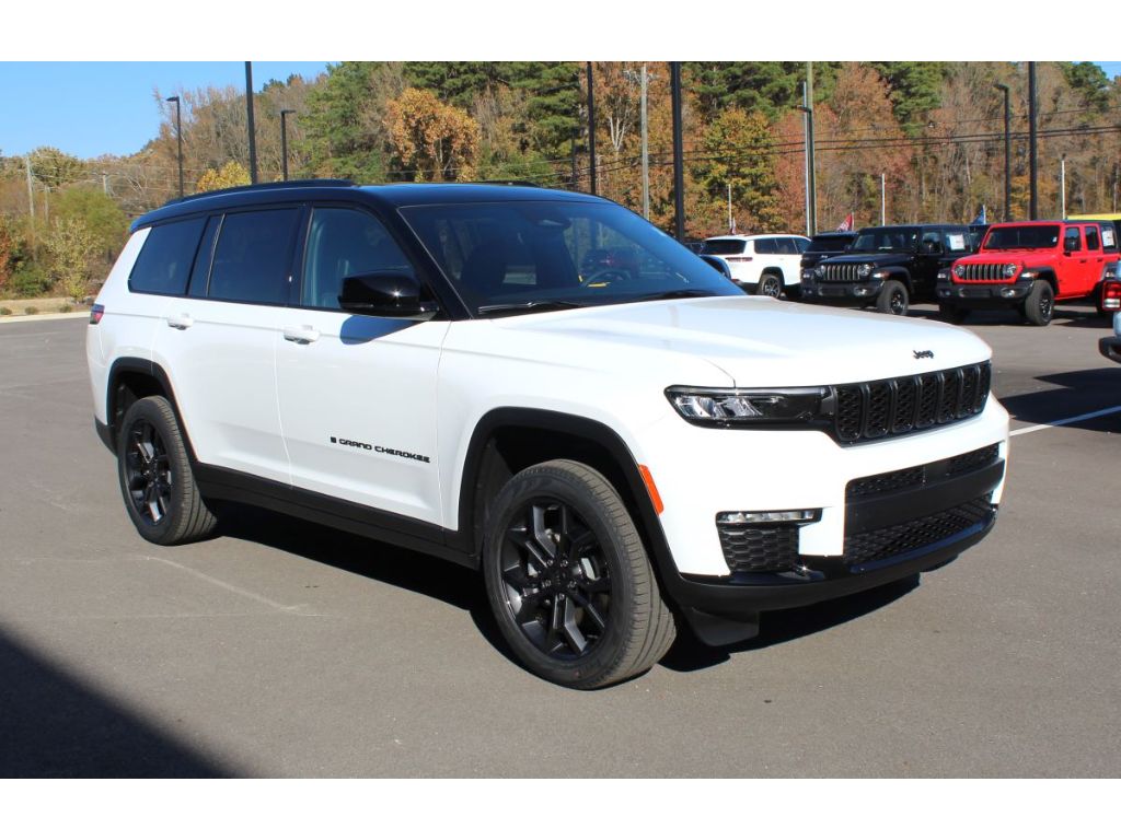 2025 Jeep Grand Cherokee Limited photo 3