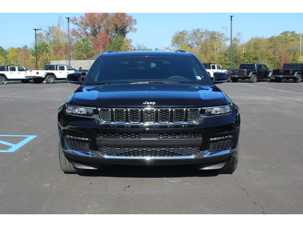 2025 Jeep Grand Cherokee Limited photo 2