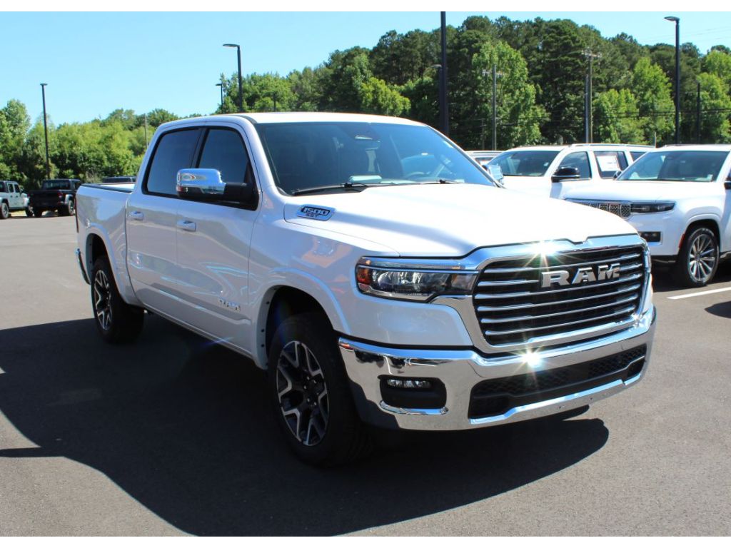 2025 Ram 1500 Laramie photo 4