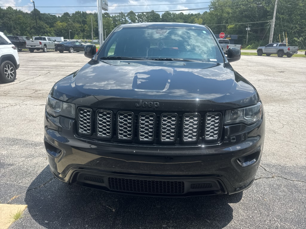 Used 2017 Jeep Grand Cherokee Altitude Sport Utility