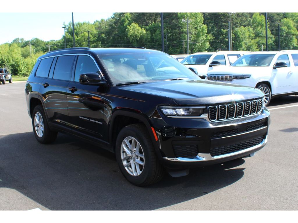 2024 Jeep Grand Cherokee Laredo X photo 3