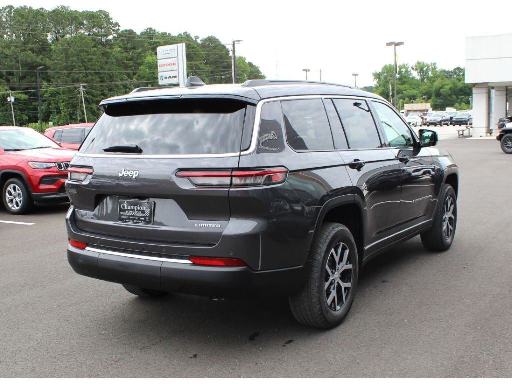2025 Jeep Grand Cherokee Limited photo 2
