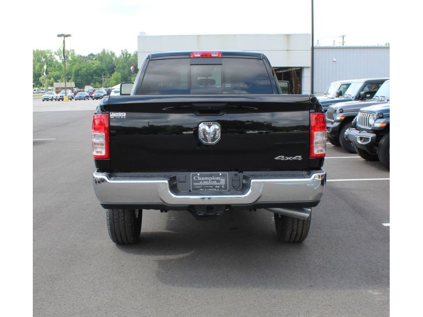 2024 Ram 2500 Tradesman photo 3