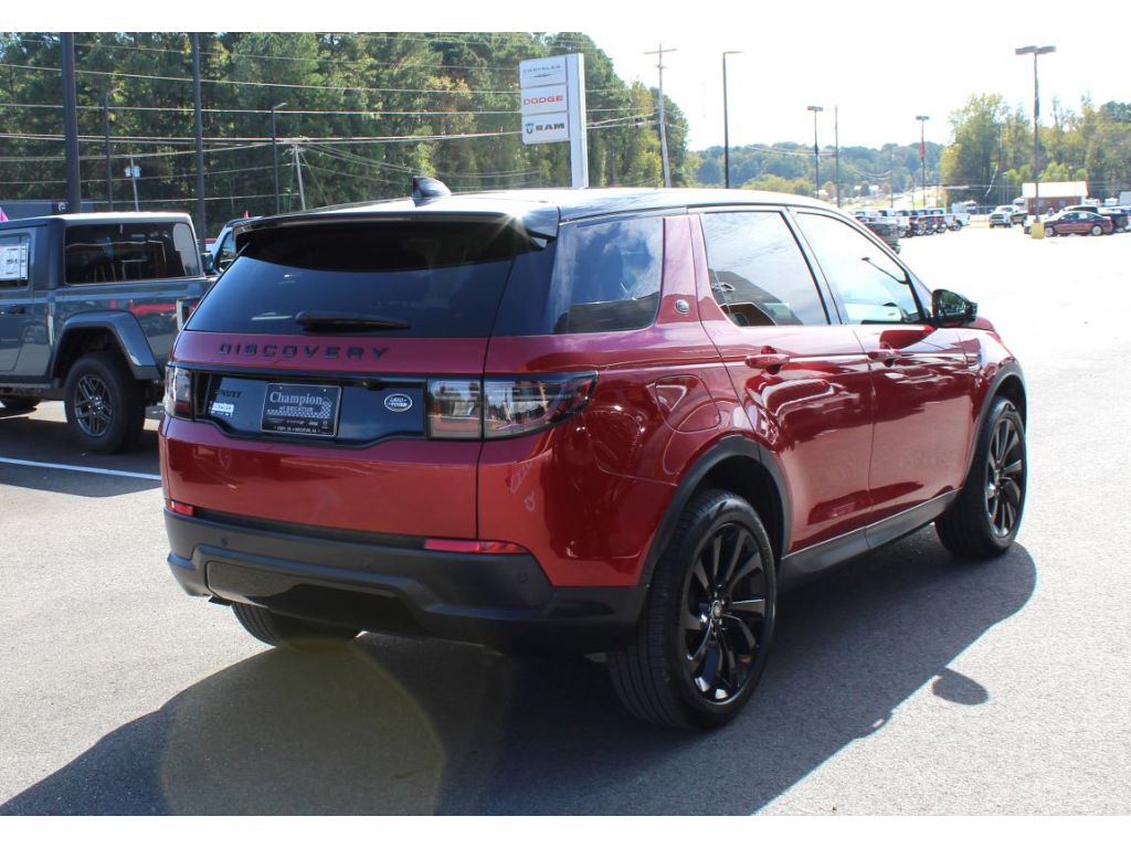 2022 Land Rover Discovery Sport SE photo 4