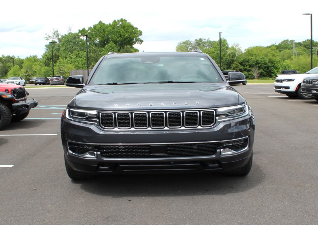 2024 Jeep Wagoneer L Base photo 2