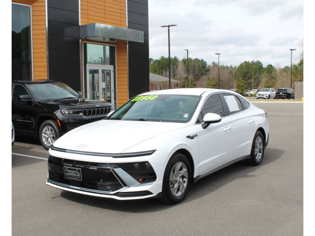 Used 2025 Hyundai Sonata SE Sedan