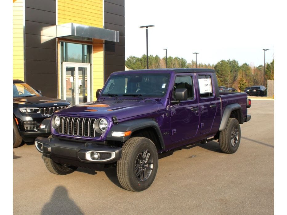 2026 Jeep Gladiator Sport S's photo
