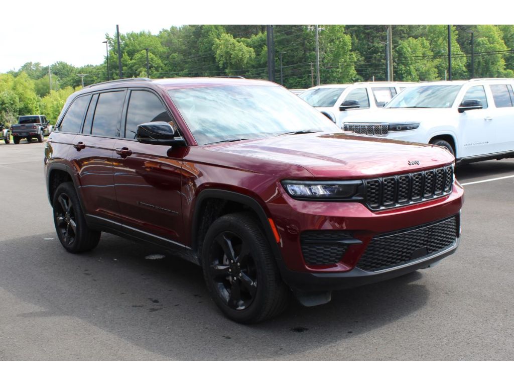 2024 Jeep Grand Cherokee Altitude Sport photo 3