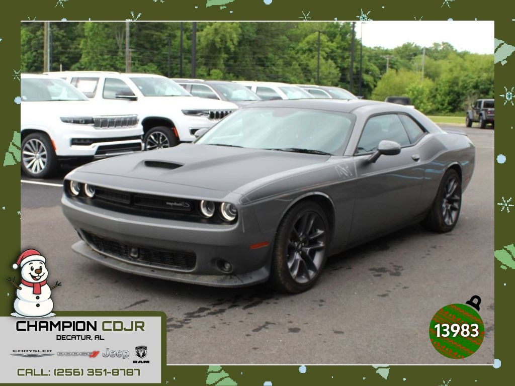 2023 Dodge Challenger R/T's photo