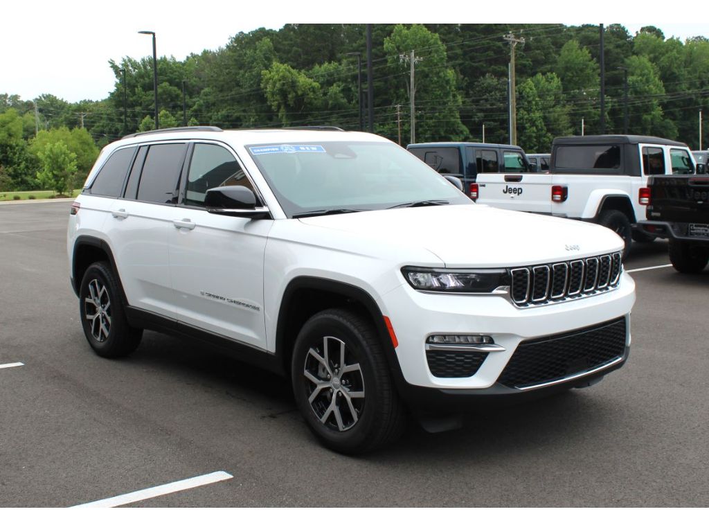 2025 Jeep Grand Cherokee Limited Sport photo 3