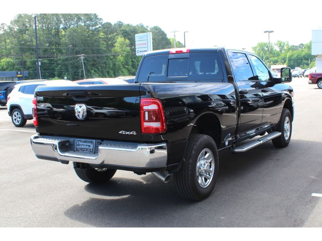 2024 Ram 2500 Tradesman photo 3