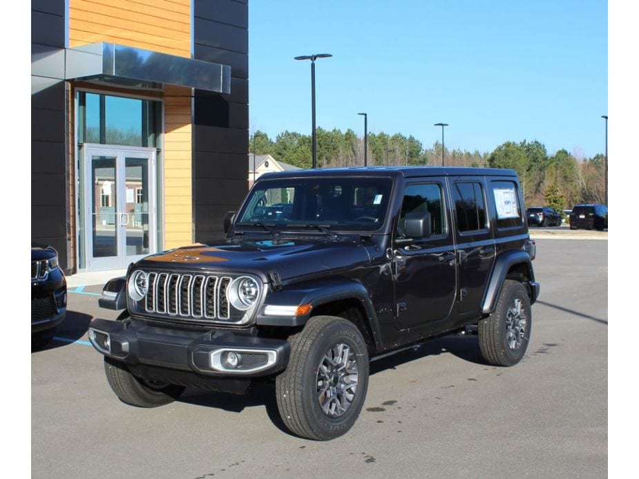 2025 Jeep Wrangler 4-Door Sahara's photo