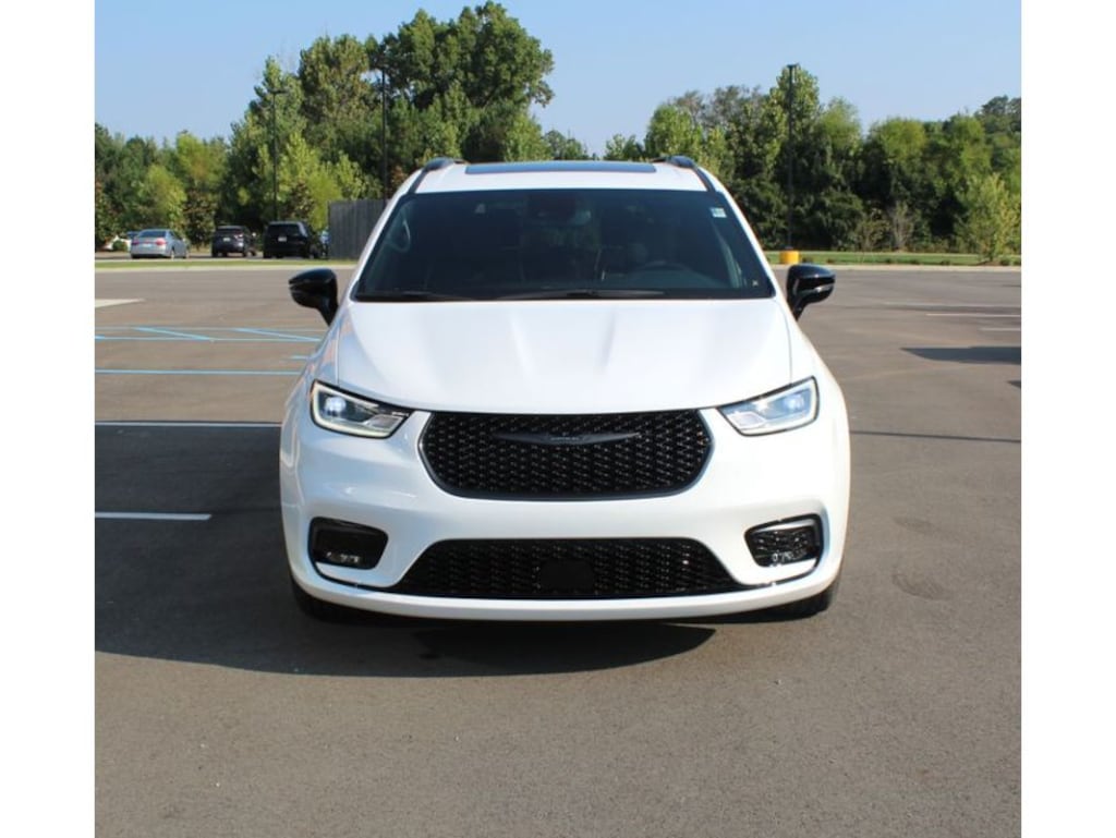 New 2026 Chrysler Pacifica Limited Passenger Van