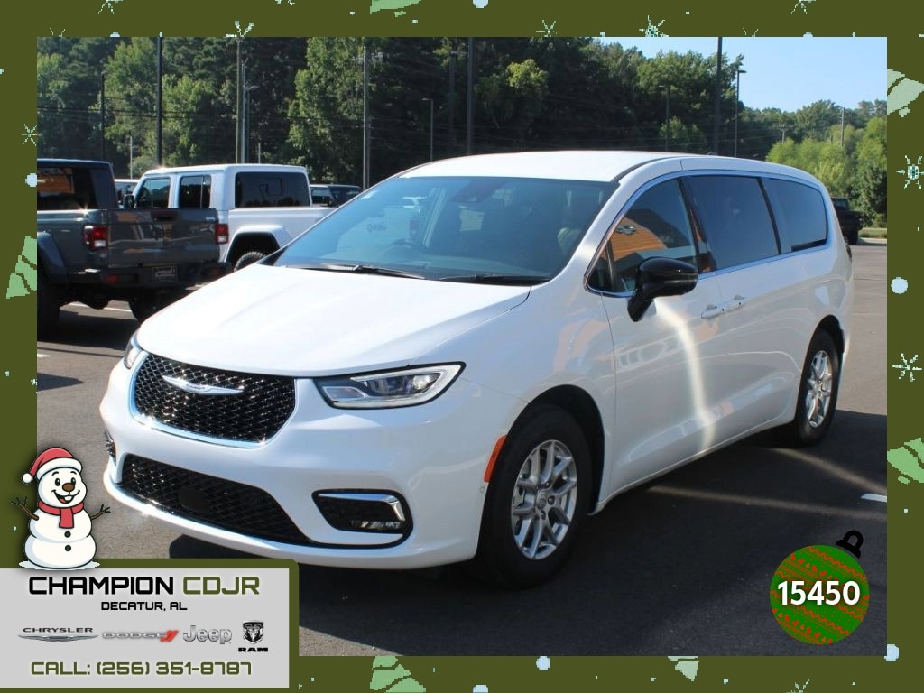 2026 Chrysler Pacifica Select's photo