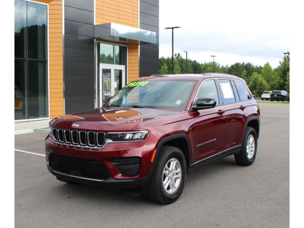 Used 2023 Jeep Grand Cherokee Laredo Sport Utility