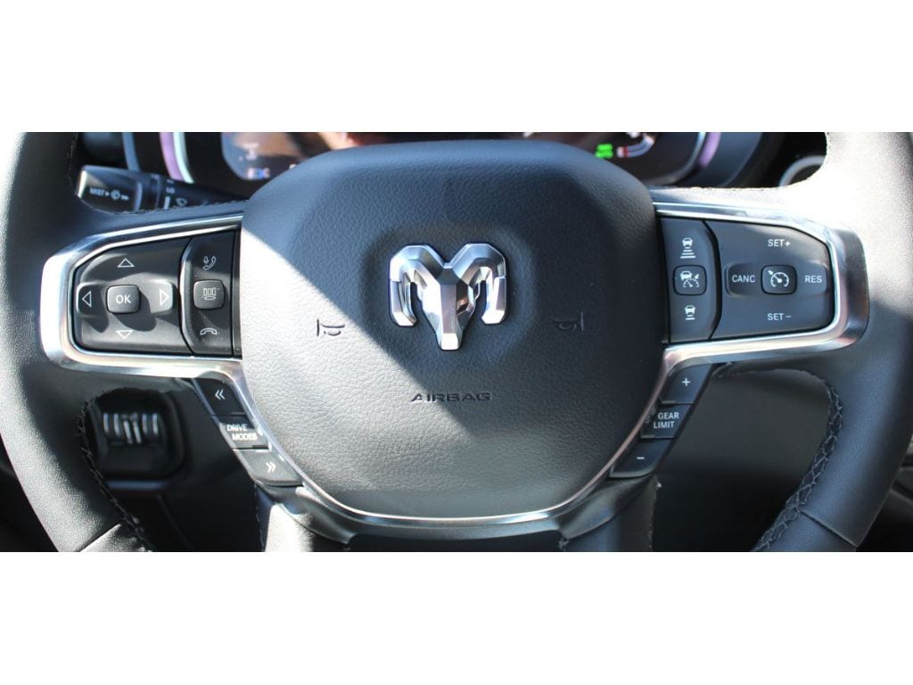 2025 RAM 1500 Laramie - Photo 9