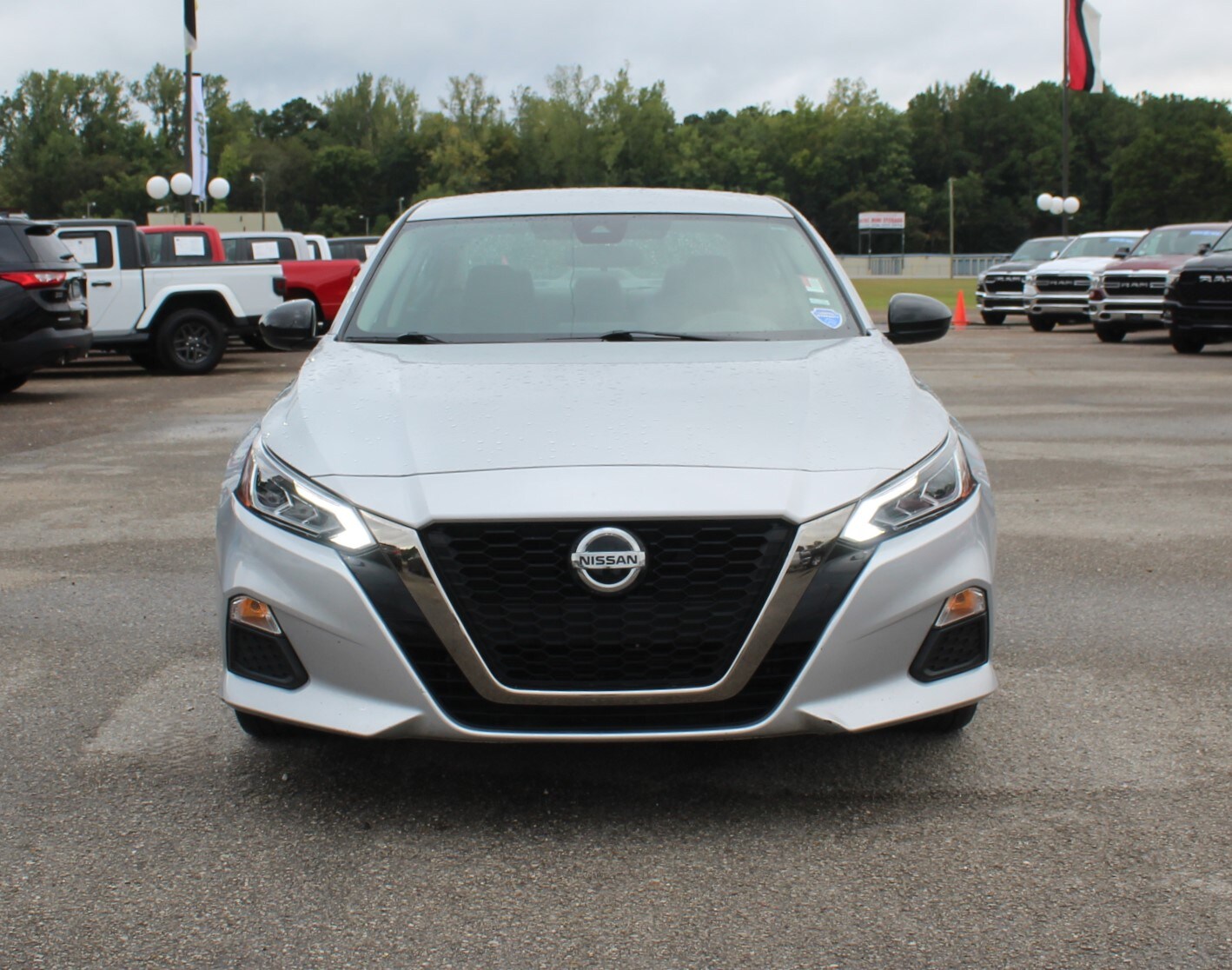 Used 2022 Nissan Altima SR with VIN 1N4BL4CV2NN318961 for sale in Decatur, AL