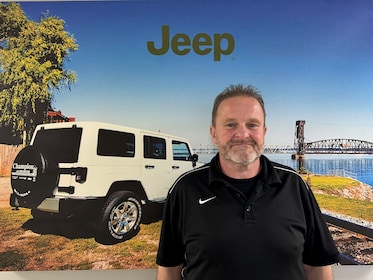 Staff member Sonny Auen from ID_f9e04cabcd92