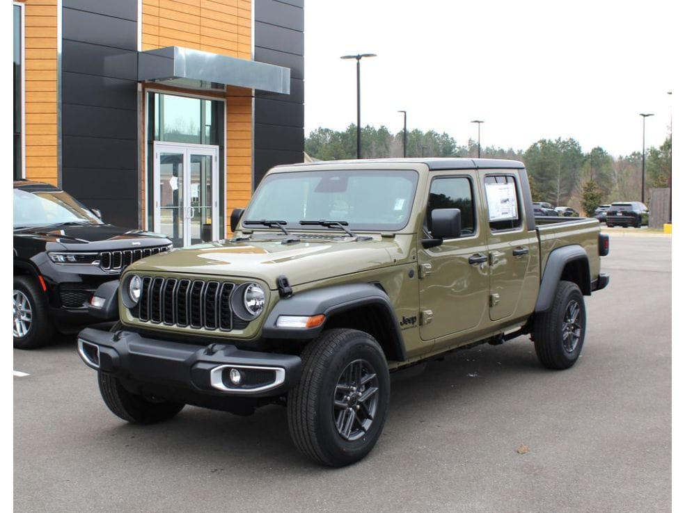 2026 Jeep Gladiator Sport S's photo