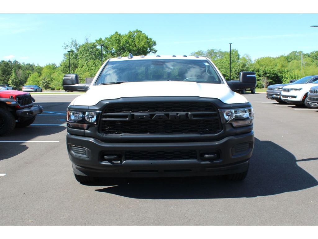 2024 Ram 2500 Tradesman photo 2