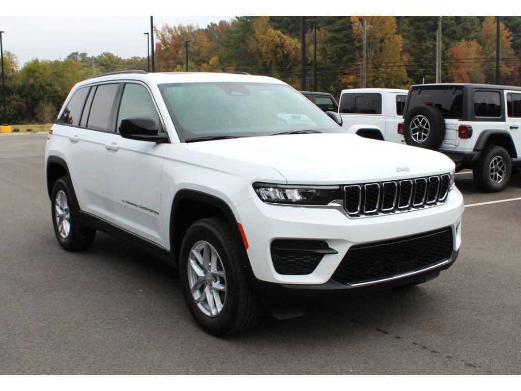 New 2025 Jeep Grand Cherokee Laredo X Sport Utility