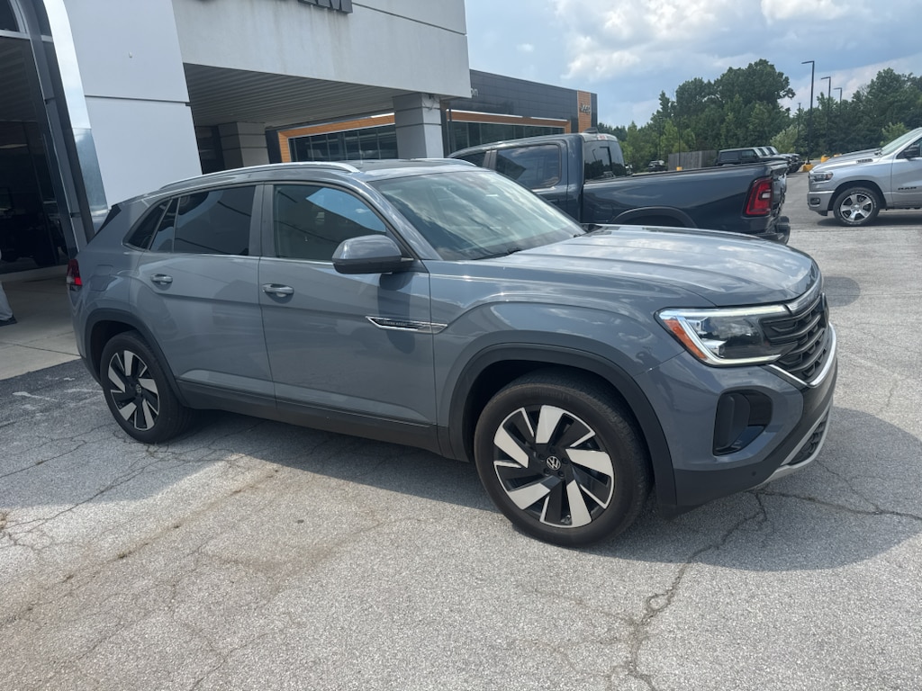 Used 2024 Volkswagen Atlas Cross Sport 2.0T SE w/Technology Sport Utility