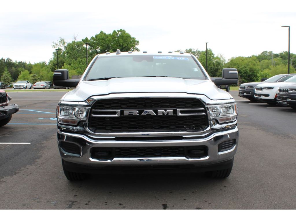 2024 Ram 2500 Tradesman photo 2