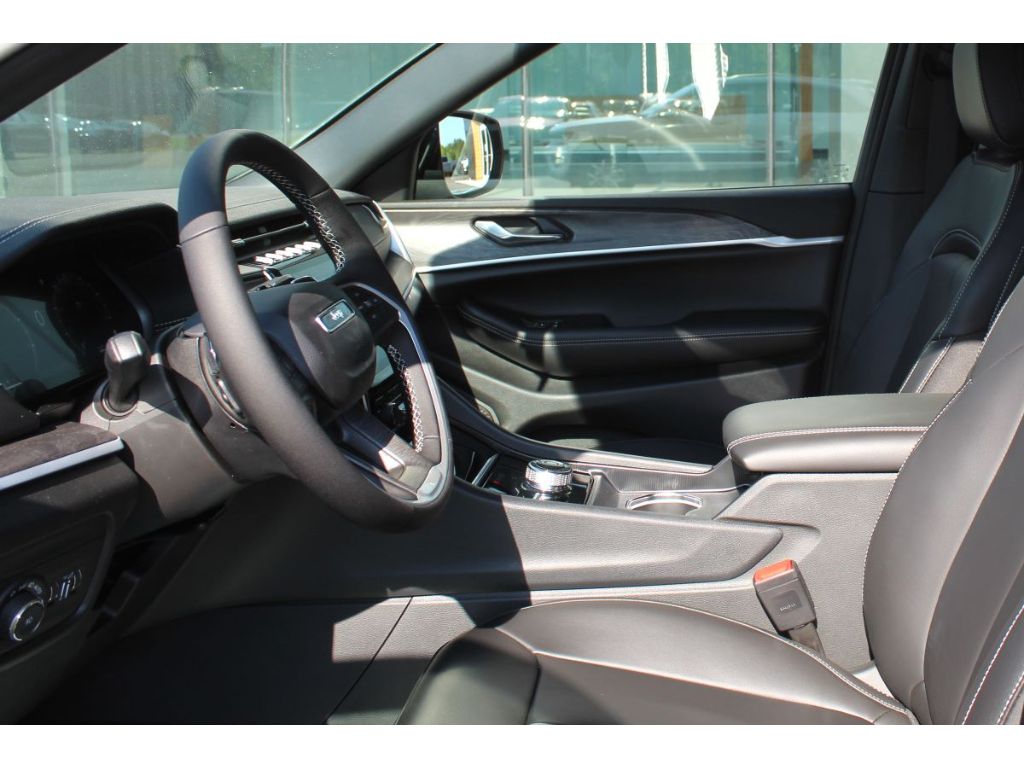 2025 Jeep Grand Cherokee Limited - Photo 24