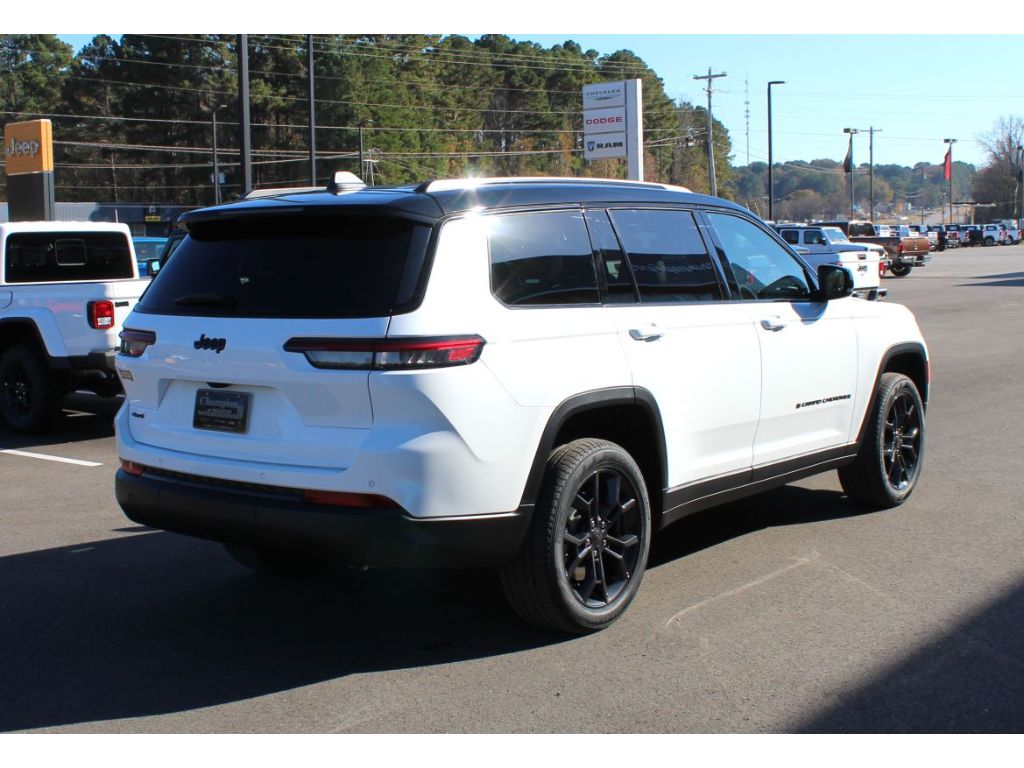 2025 Jeep Grand Cherokee Limited photo 4