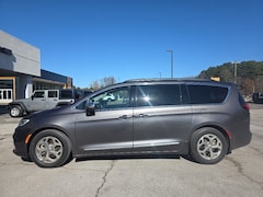 2022 Chrysler Pacifica Limited Passenger Van