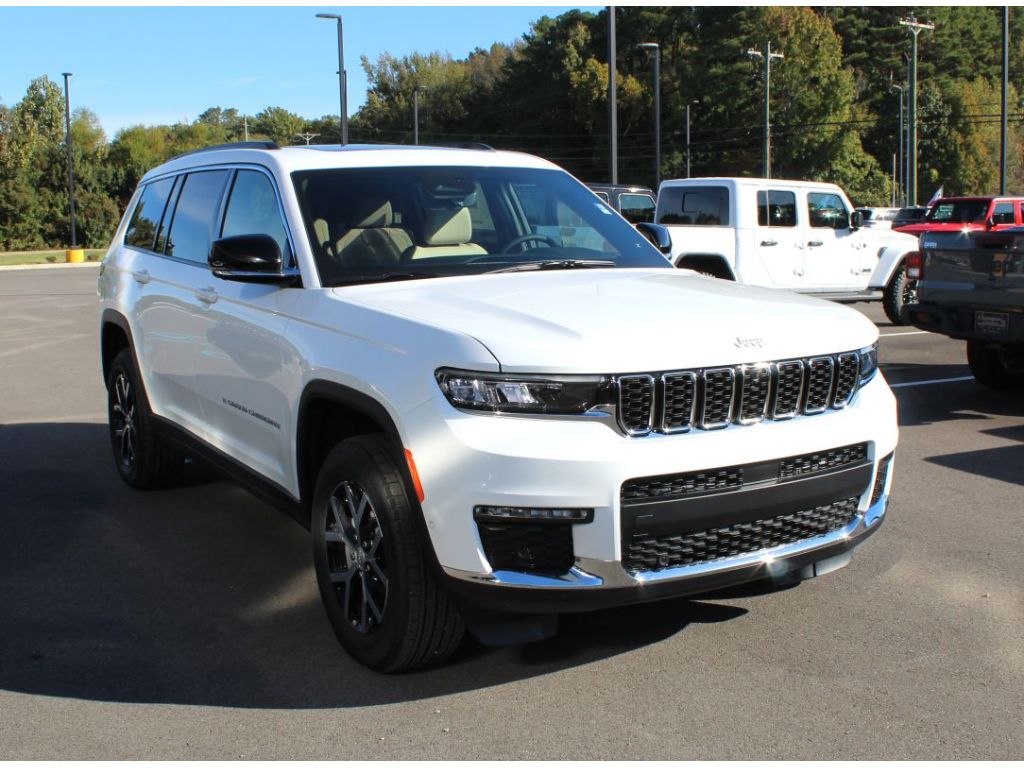 2025 Jeep Grand Cherokee Limited photo 2