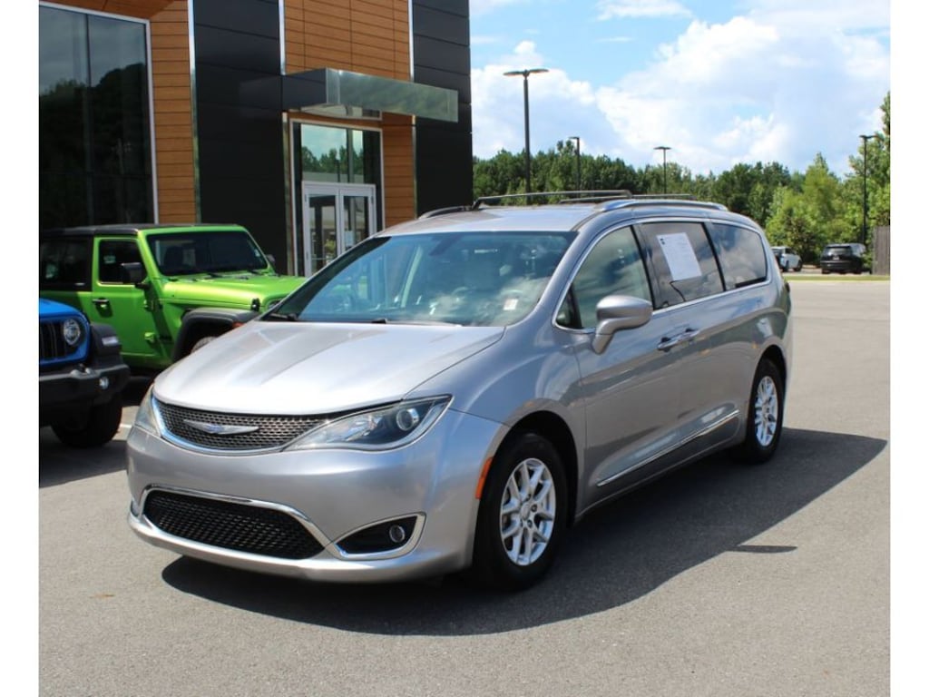 Used 2020 Chrysler Pacifica Touring L Passenger Van
