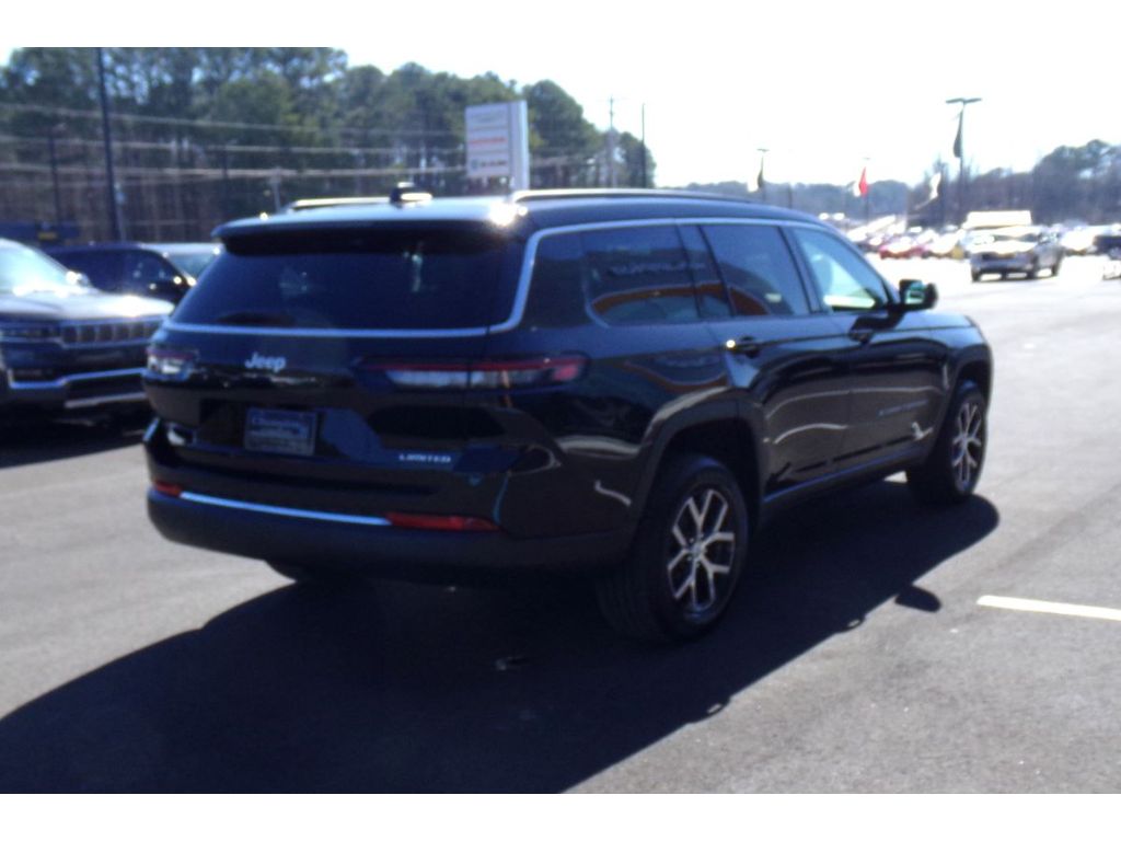 2025 Jeep Grand Cherokee Limited photo 3
