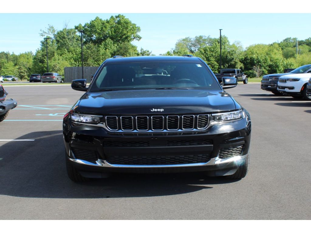 2024 Jeep Grand Cherokee Laredo X photo 2