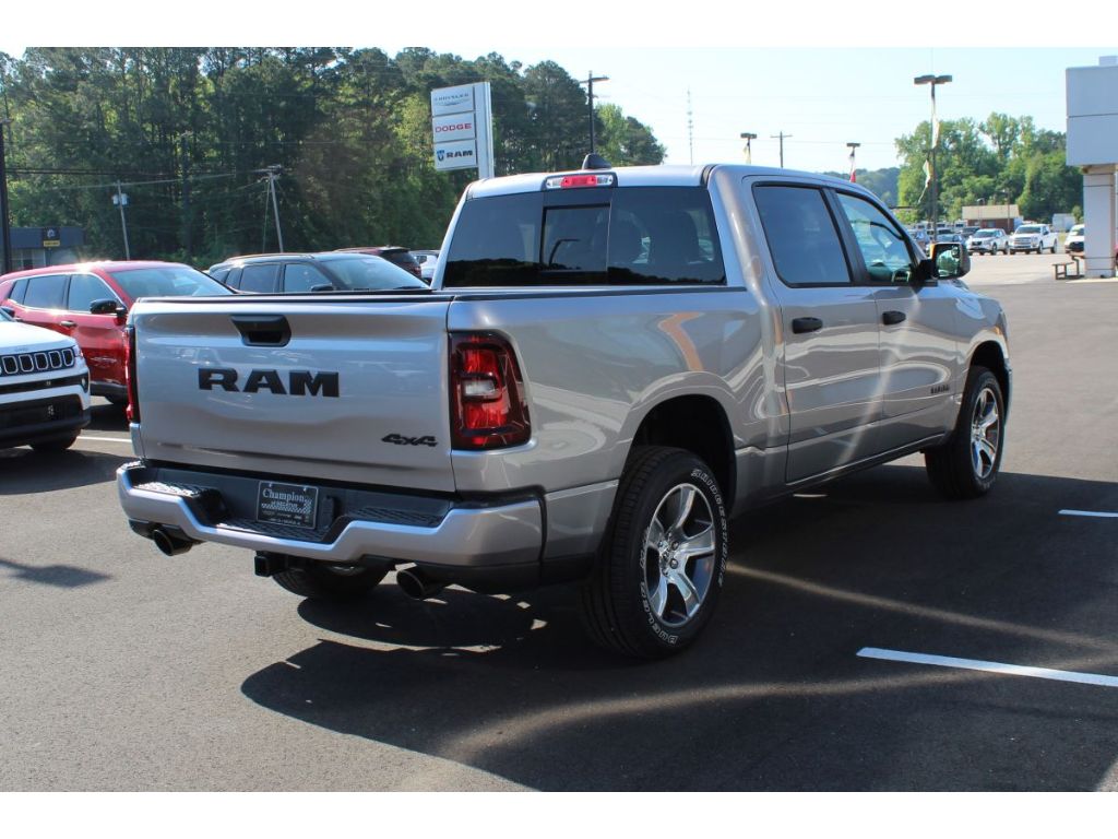 2025 Ram 1500 Tradesman photo 2