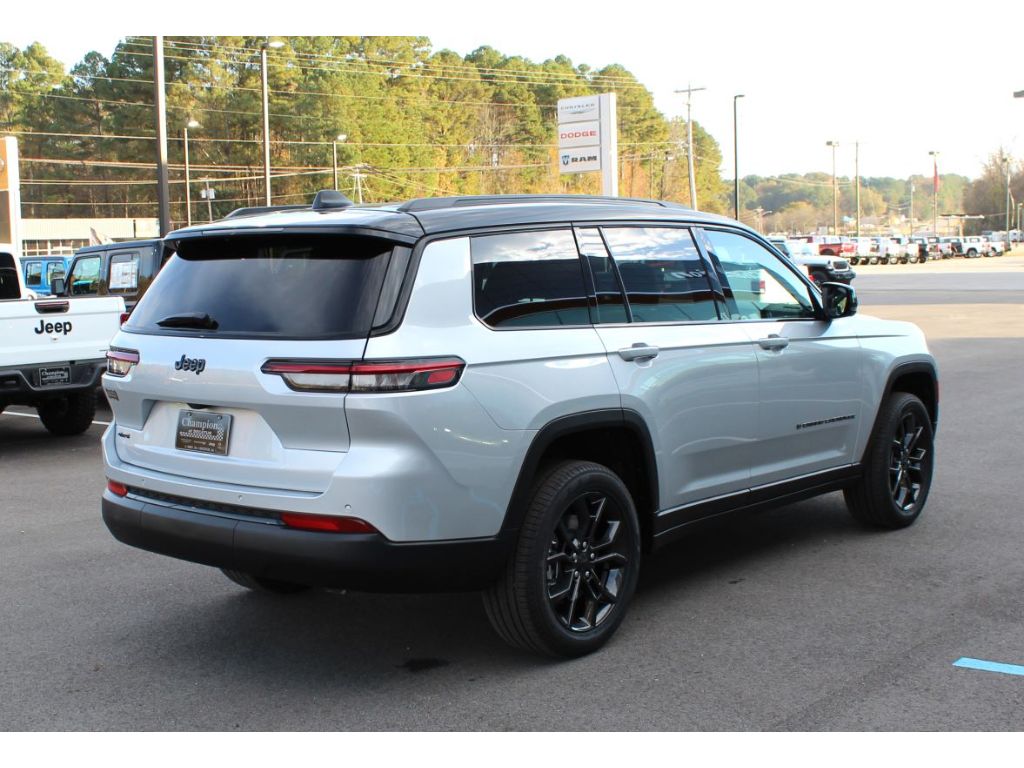 2025 Jeep Grand Cherokee Limited photo 4