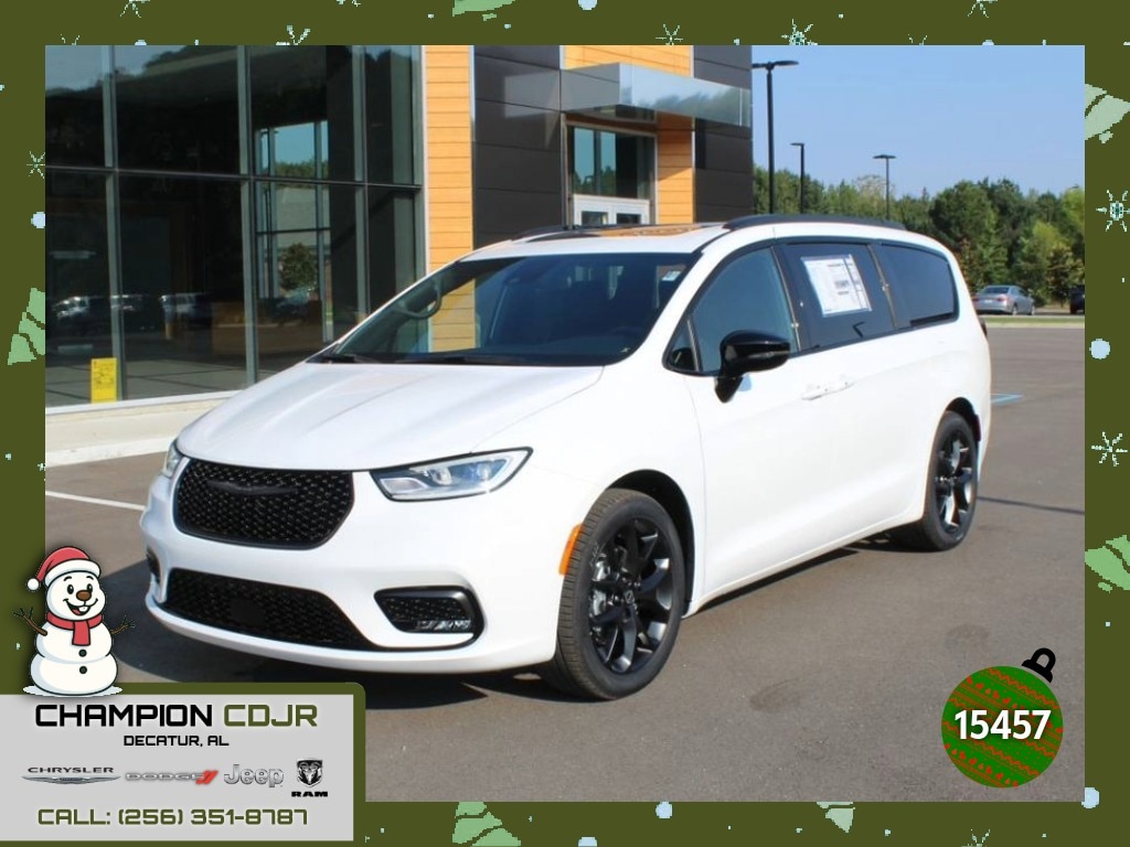 2026 Chrysler Pacifica Limited's photo