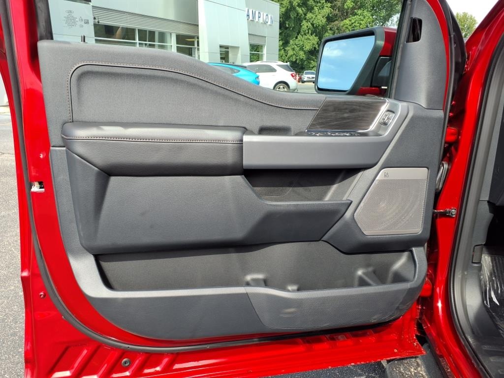 New 2025 Ford F-150 Lightning Lariat AWD Lariat SuperCrew 5.5 ft. SB